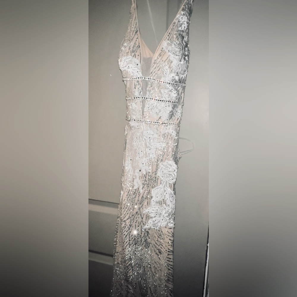 Beautiful dress! Shear ‘diamond’ overlay over nude. Size 4